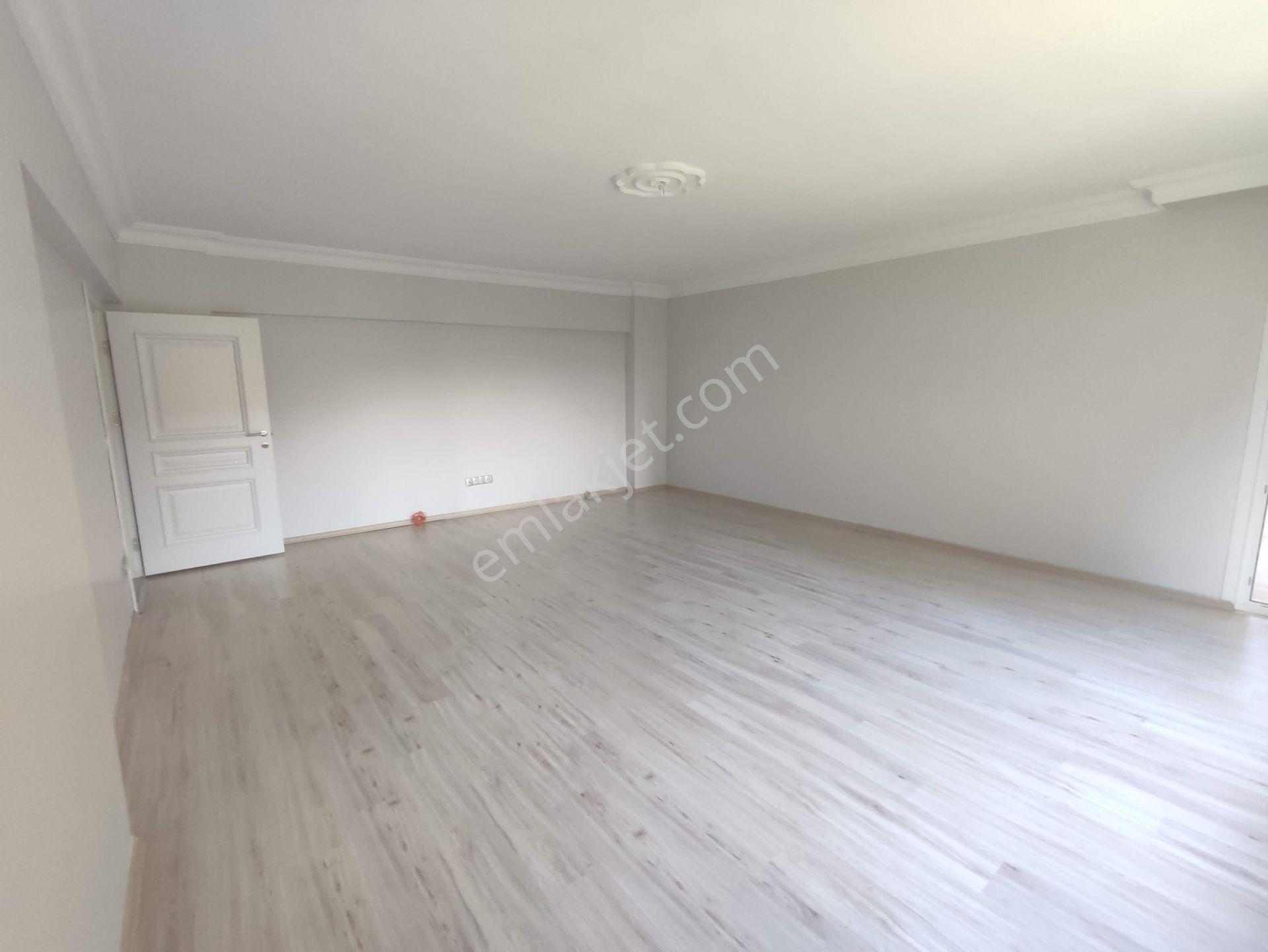 Çekmeköy Merkez De Altınkoza Evlerinde Kiralık 3+1 Daire - Görsel 8