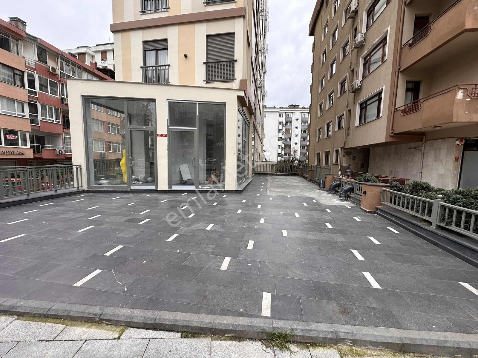 Bostancı Merkezde Cadde Üzeri 70 M2 +120 M2 Ön Bahçe Kullanımlı - Görsel 2