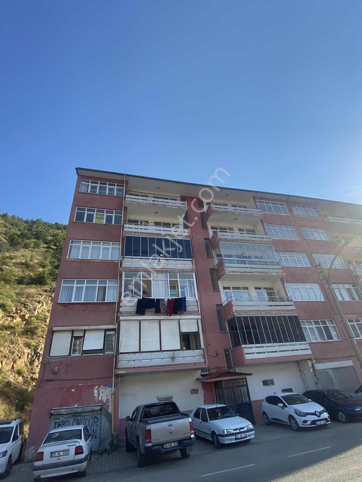 2y Duman Emlak'tan Merkezi Konum İçi Yapılı 3+1 Kiralık Daire
