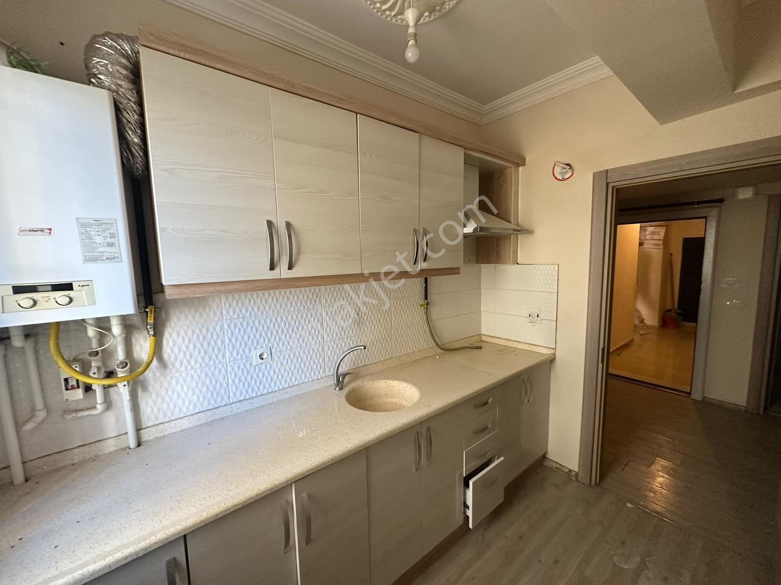 2000 Evler Mah.de Satılık 1+1 70 M² Giriş Kat Fırsat Daire - Görsel 17