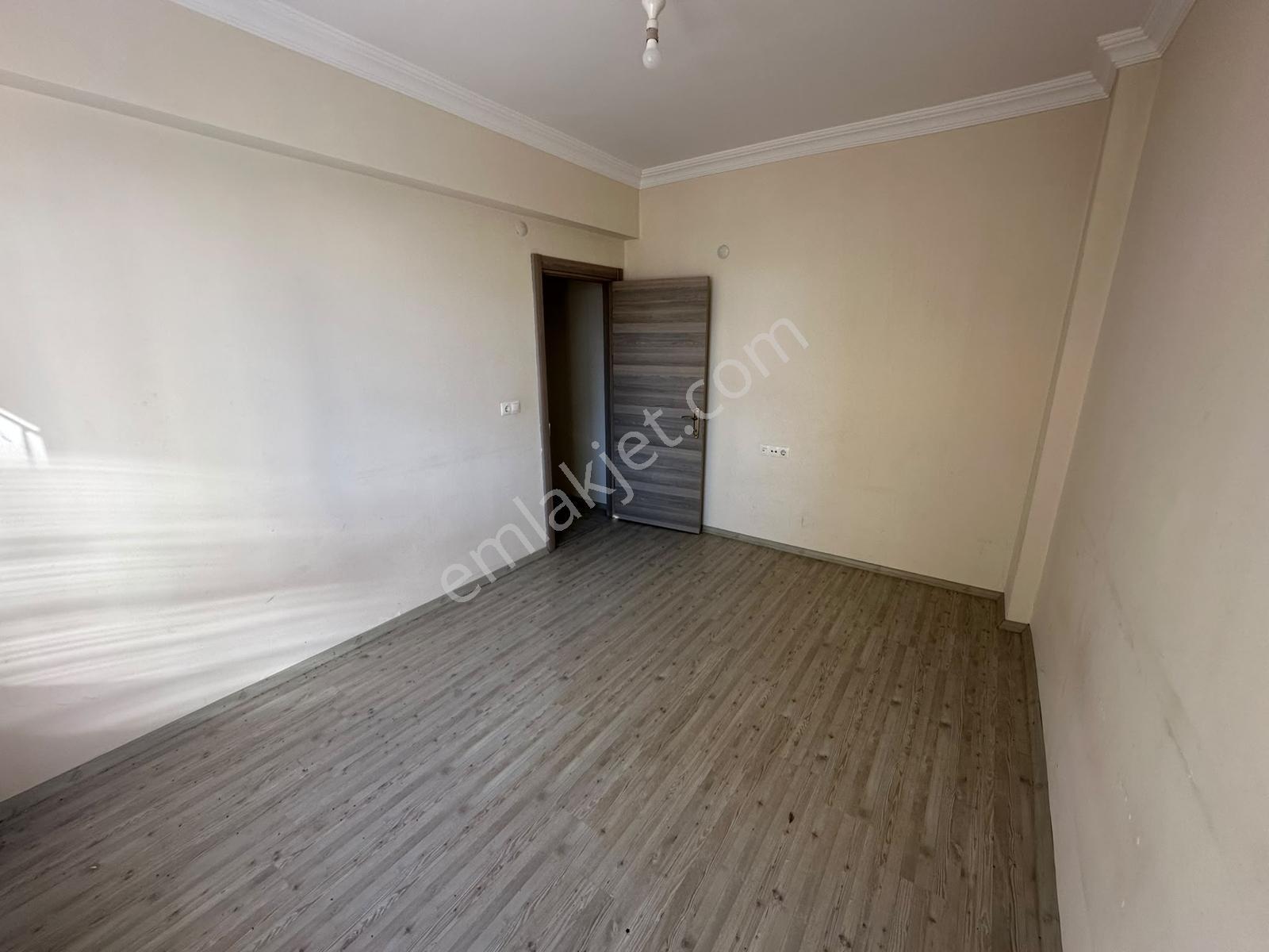 2000 Evler Mah.de Satılık 1+1 70 M² Giriş Kat Fırsat Daire - Görsel 12