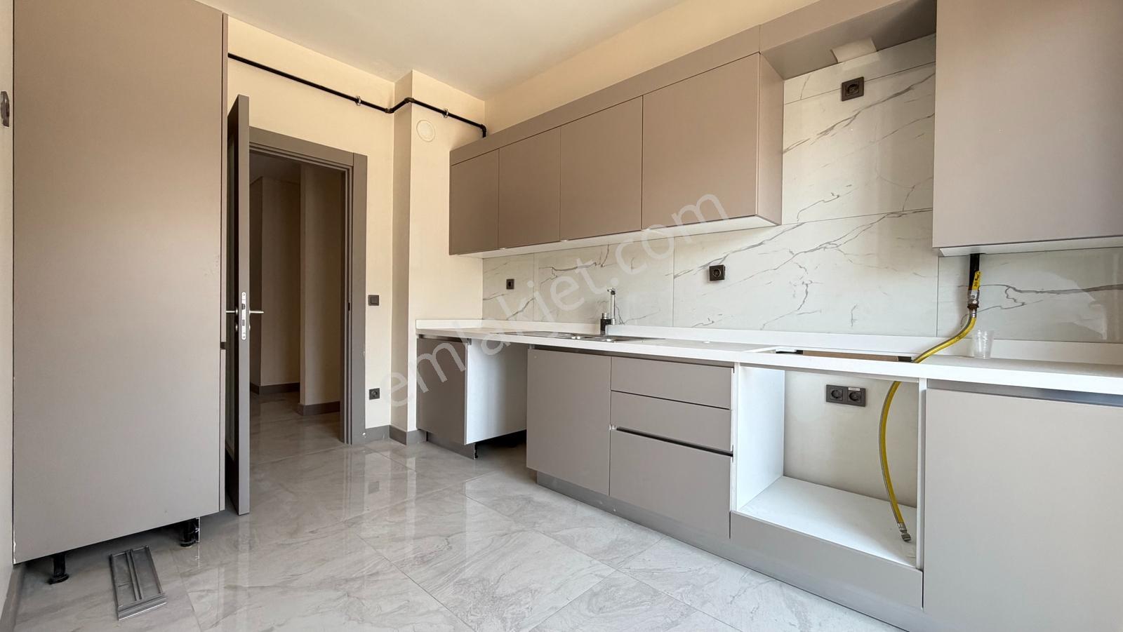 İlka'dan Emlak Konutları'nda 2+1 Kiralık Daire Otopark Asansörlü - Görsel 24