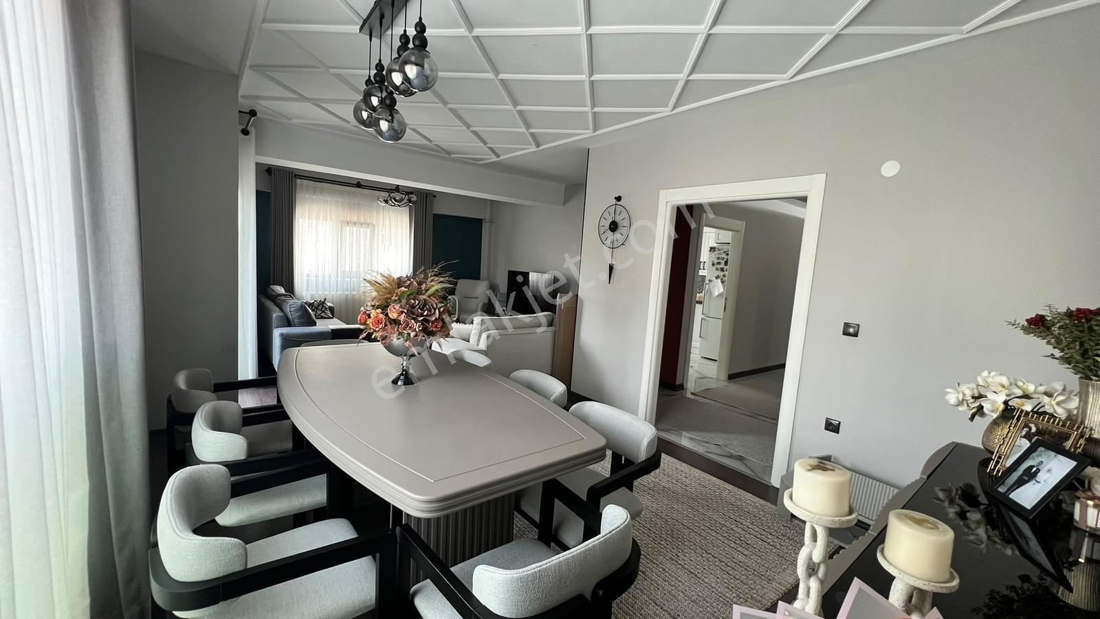 Çamlıcadan Rte Bulvarında Ferah Ve Prestijli 3+1 Daire - Görsel 7
