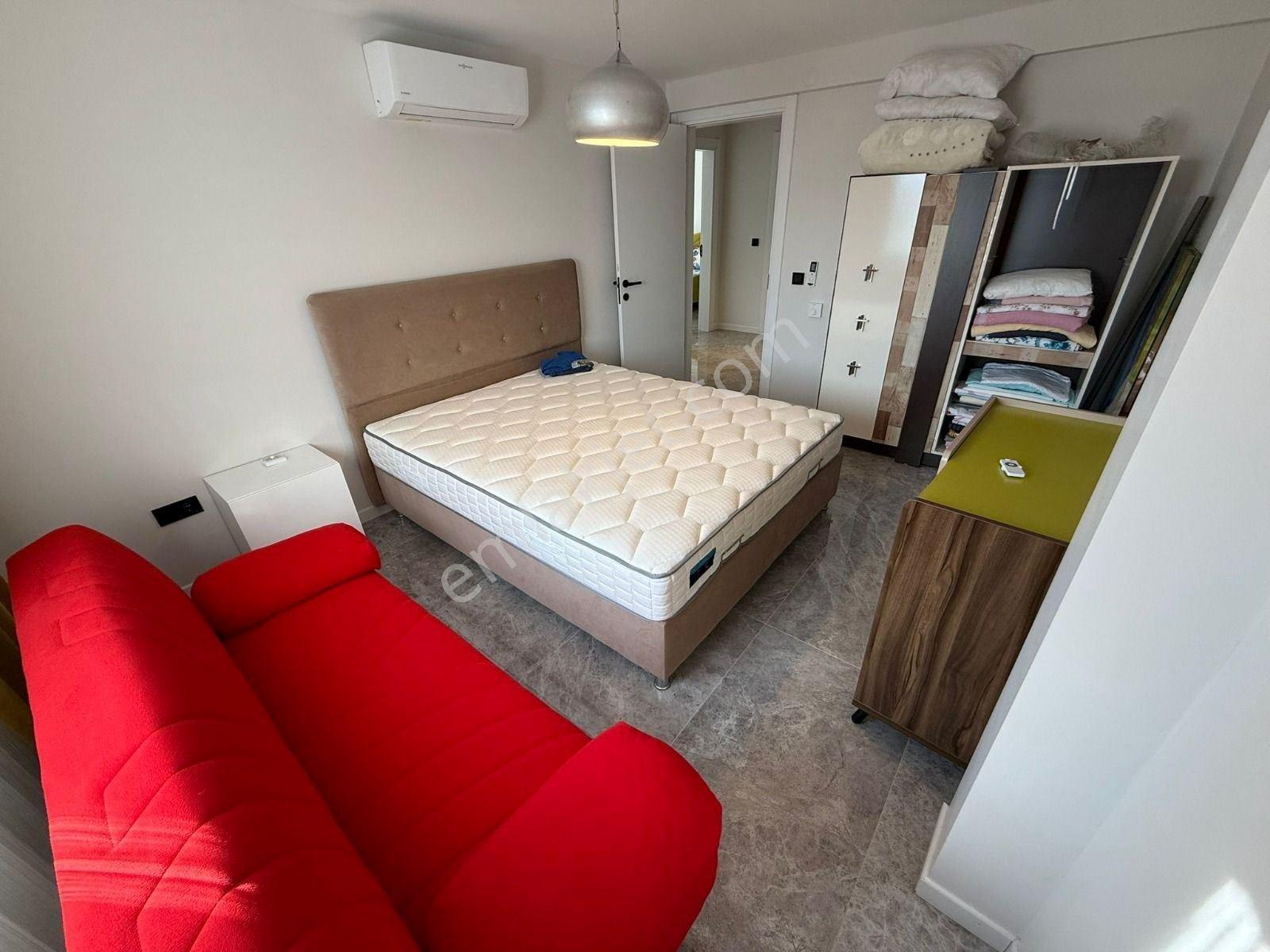 Kuşadası Kadınlar Denizinde Akıllı Ev Sistemli Bahçeli Köşe Konumda Özel Tasarım Triplex - Görsel 12