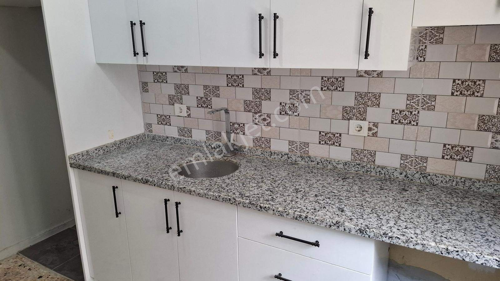 2+1 Yeşilyurtta Kat 1 Sıfır Hazır Mutfak +klima 14000 Tl..