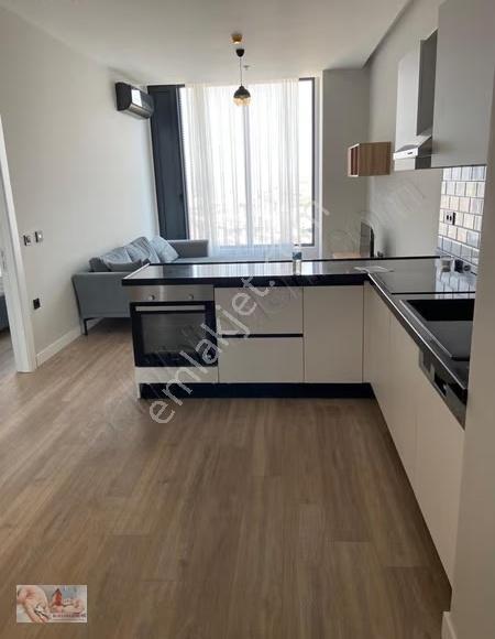 Central Balat'ta 1+1 16.kat Full Eşyalı Kiralık