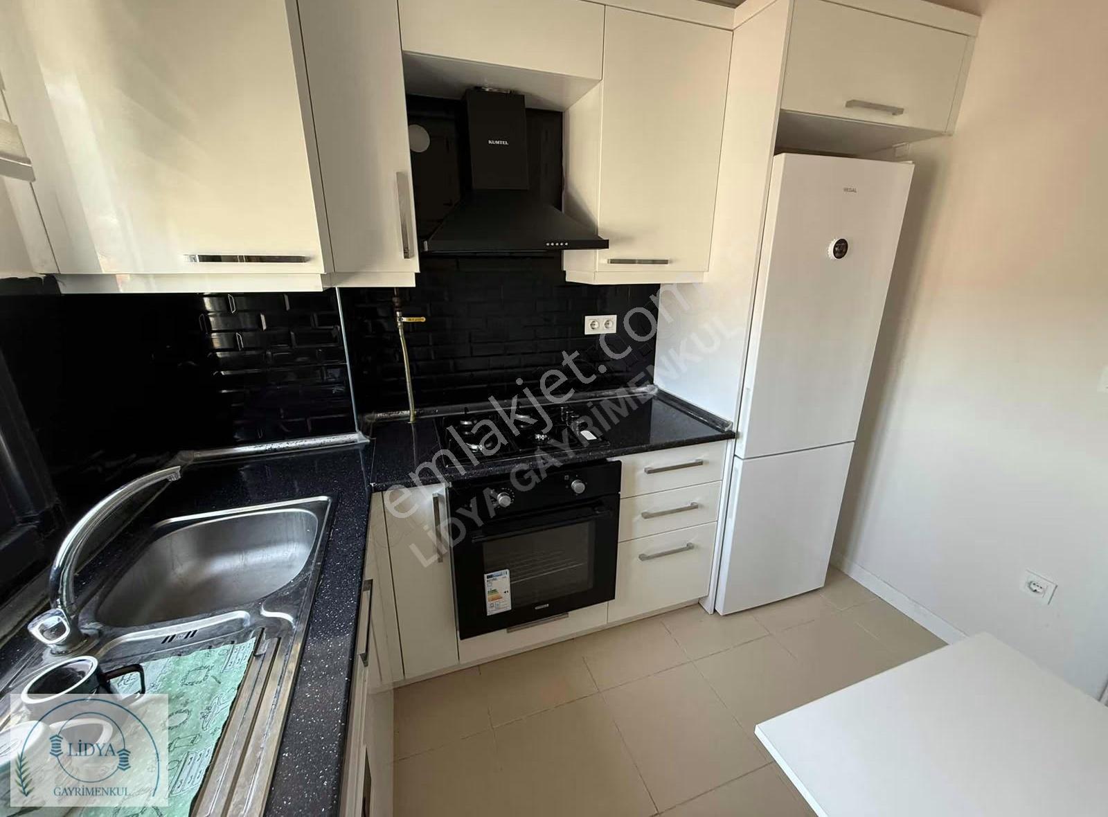7 Tepe Tower'da 8.kat Manzaralı Otoparklı Ayrı Mutfaklı 2+1 - Görsel 15