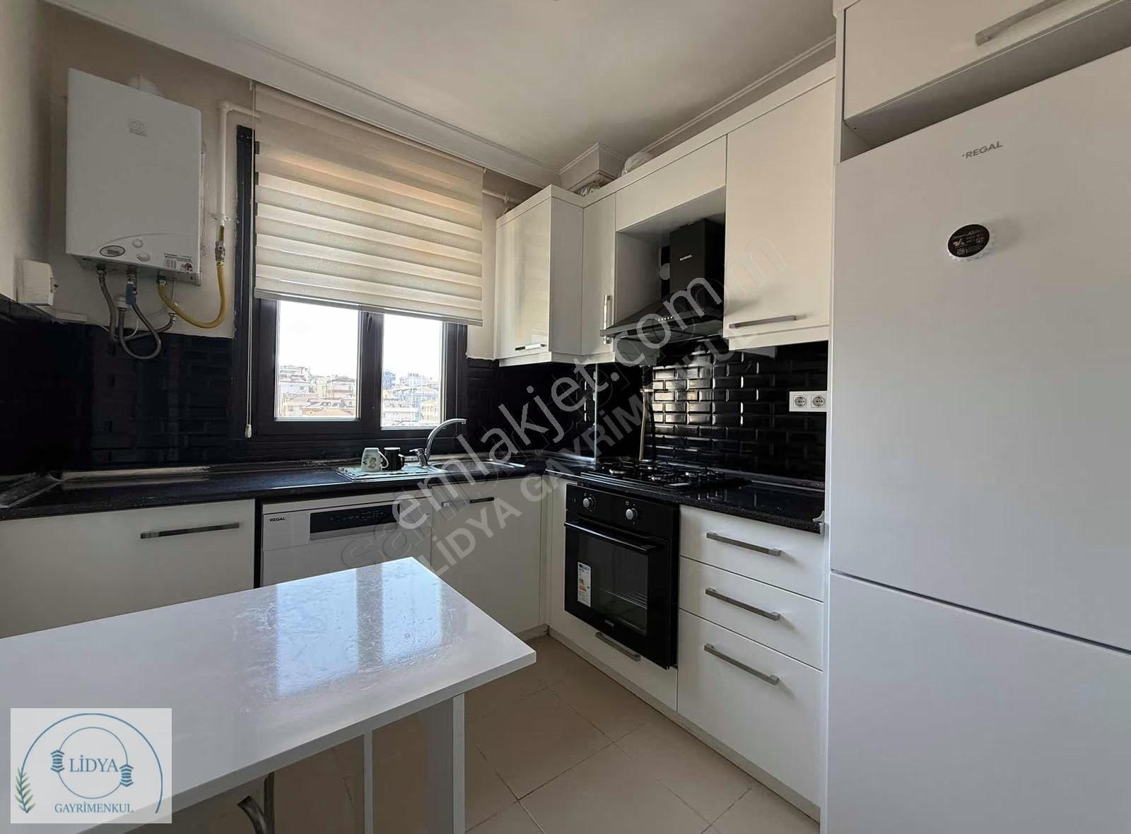 7 Tepe Tower'da 8.kat Manzaralı Otoparklı Ayrı Mutfaklı 2+1 - Görsel 2