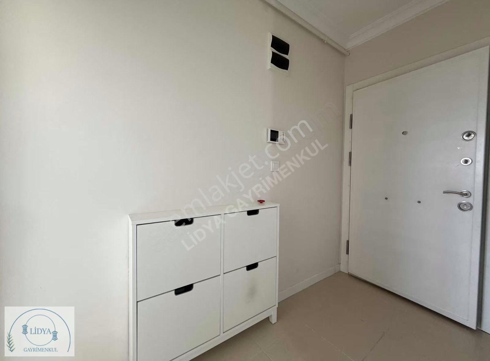 7 Tepe Tower'da 8.kat Manzaralı Otoparklı Ayrı Mutfaklı 2+1 - Görsel 4