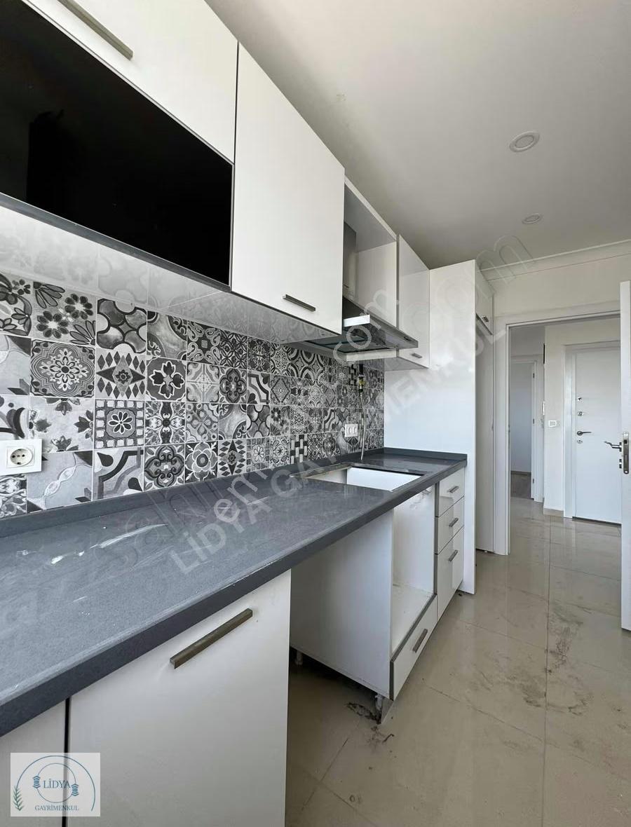 Kayışdağı Mh Butik Sitede 7/24 Güvenlikli Otoparklı 5.kat 2+1 - Görsel 22