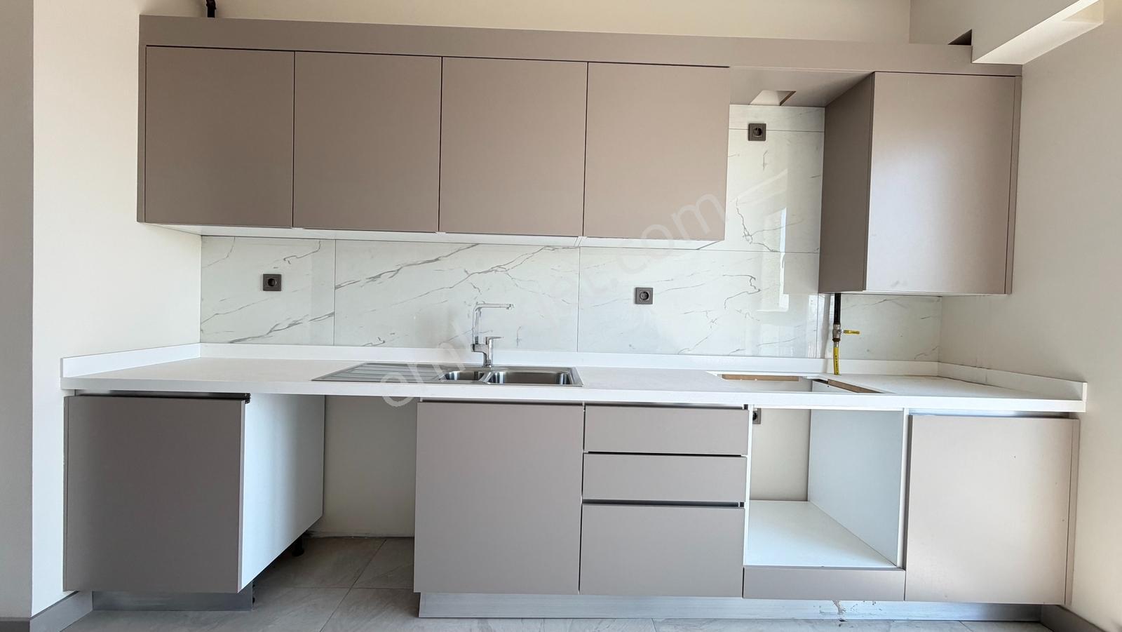 İlka'dan Emlak Konutları'nda 2+1 Kiralık Daire Metrobüse 5 Dk - Görsel 18