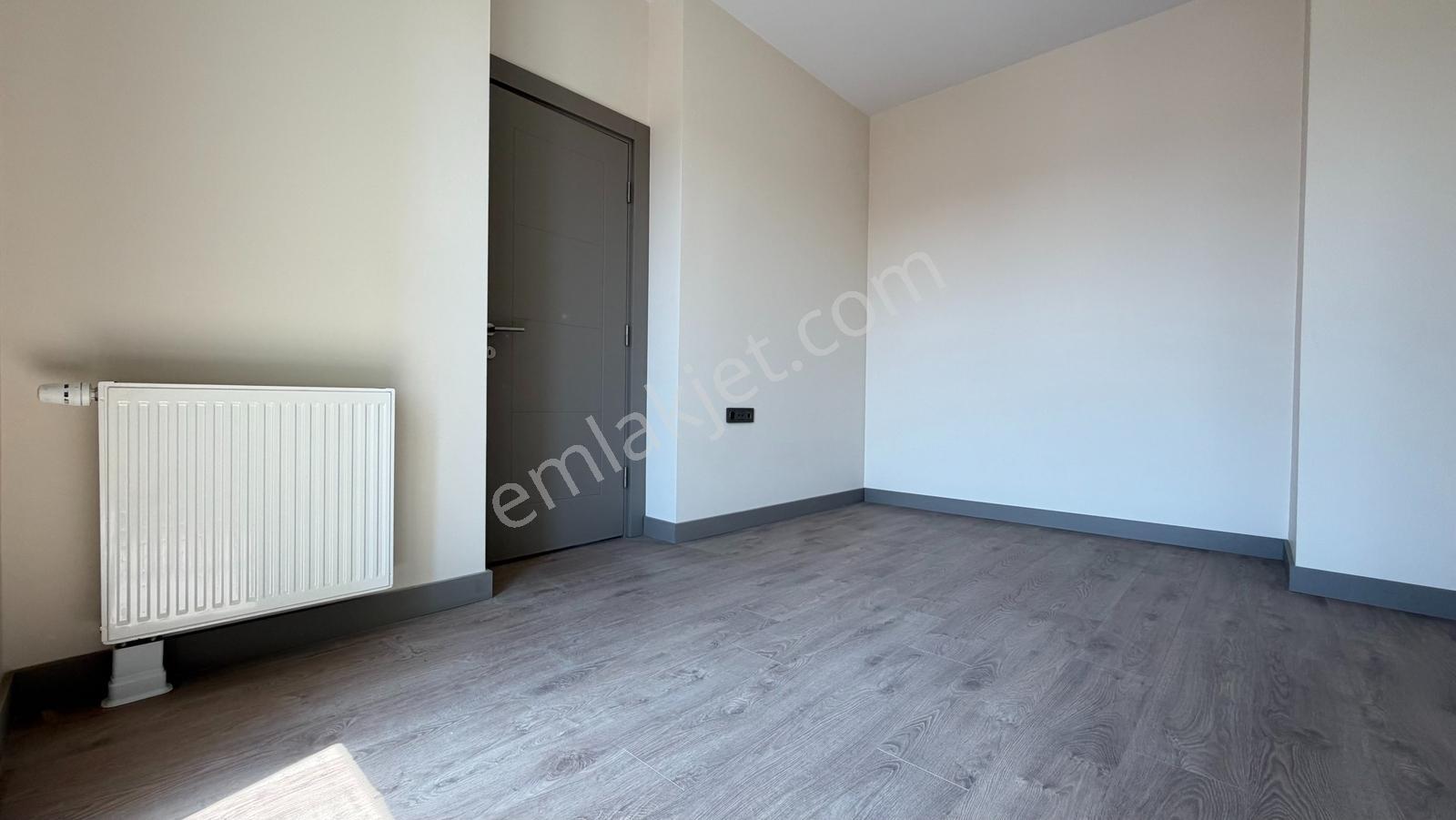 İlka'dan Emlak Konutları'nda 2+1 Kiralık Daire Metrobüse 5 Dk - Görsel 21