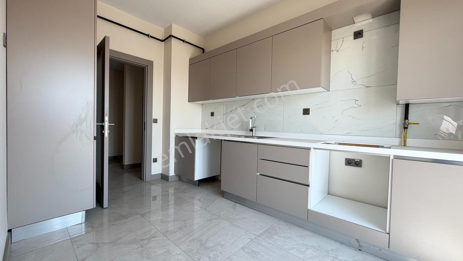 İlka'dan Emlak Konutları'nda 2+1 Kiralık Daire Metrobüse 5 Dk - Görsel 12