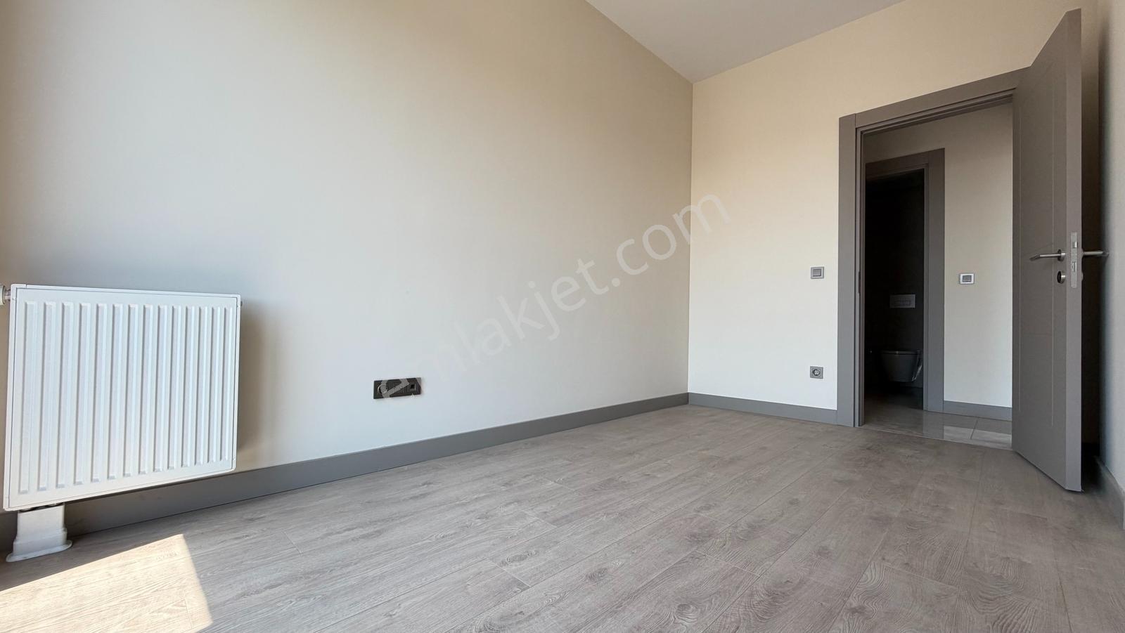 İlka'dan Emlak Konutları'nda 2+1 Kiralık Daire Metrobüse 5 Dk - Görsel 23