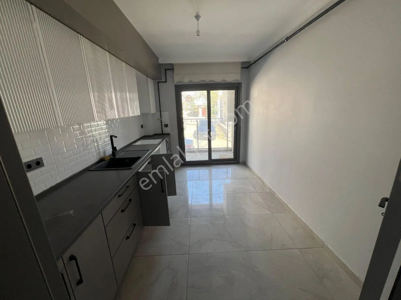Fevzipaşa'da Kiralık Ön Cephe 2+1 Ayrı Mutfak Yeni Daire