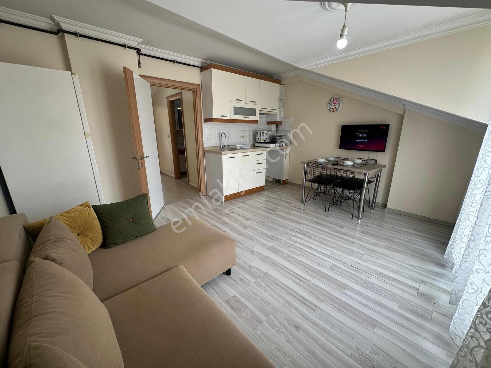 Tuncaydan Metro Metrobüse 12 Dk Mesafede Full Eşyalı 1+1 Daire - Görsel 3