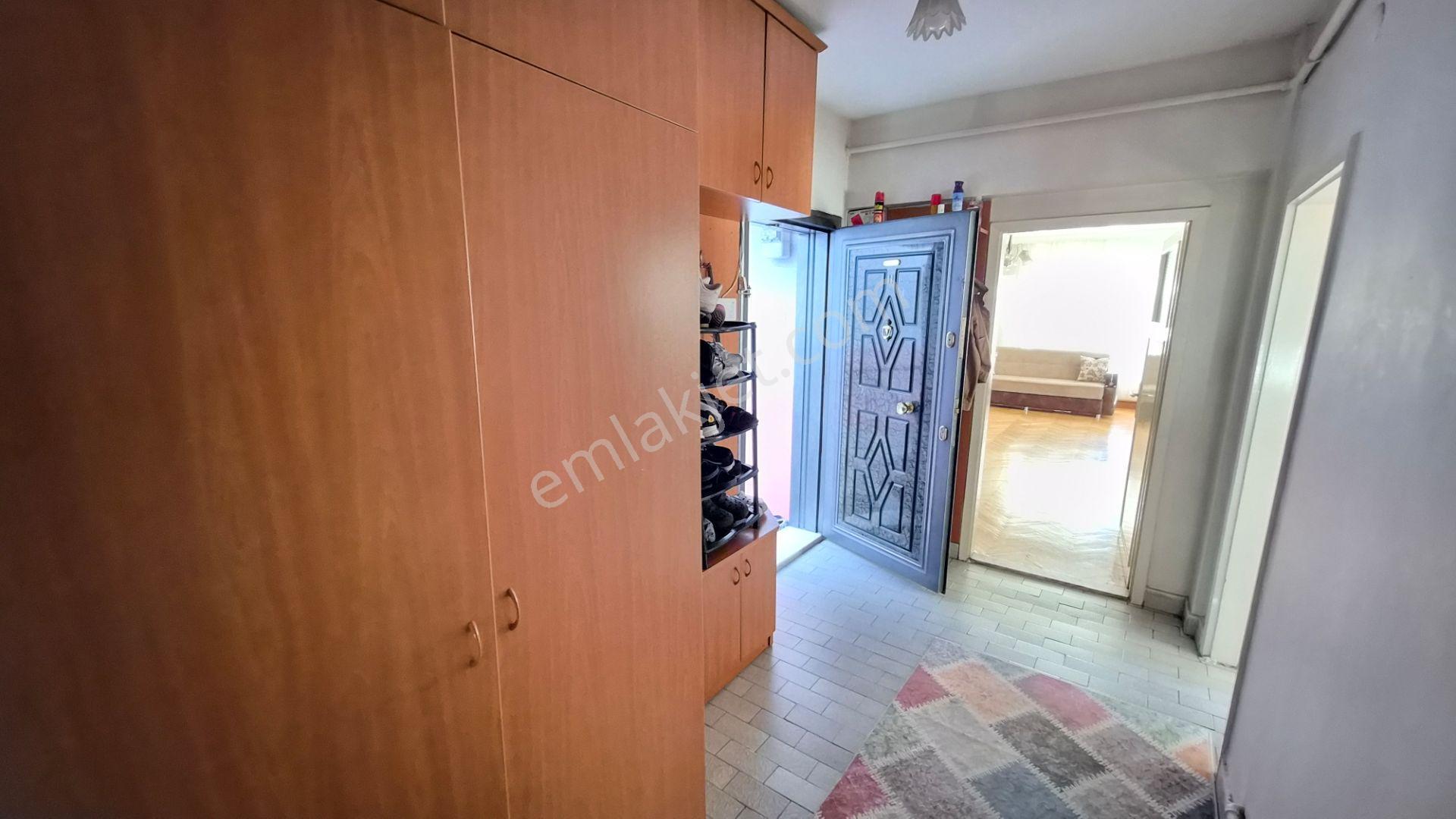 Abidin Paşada 160 Metre 3. Katta 3+1 Satılık Daire Salon Bağımsızdır - Görsel 24