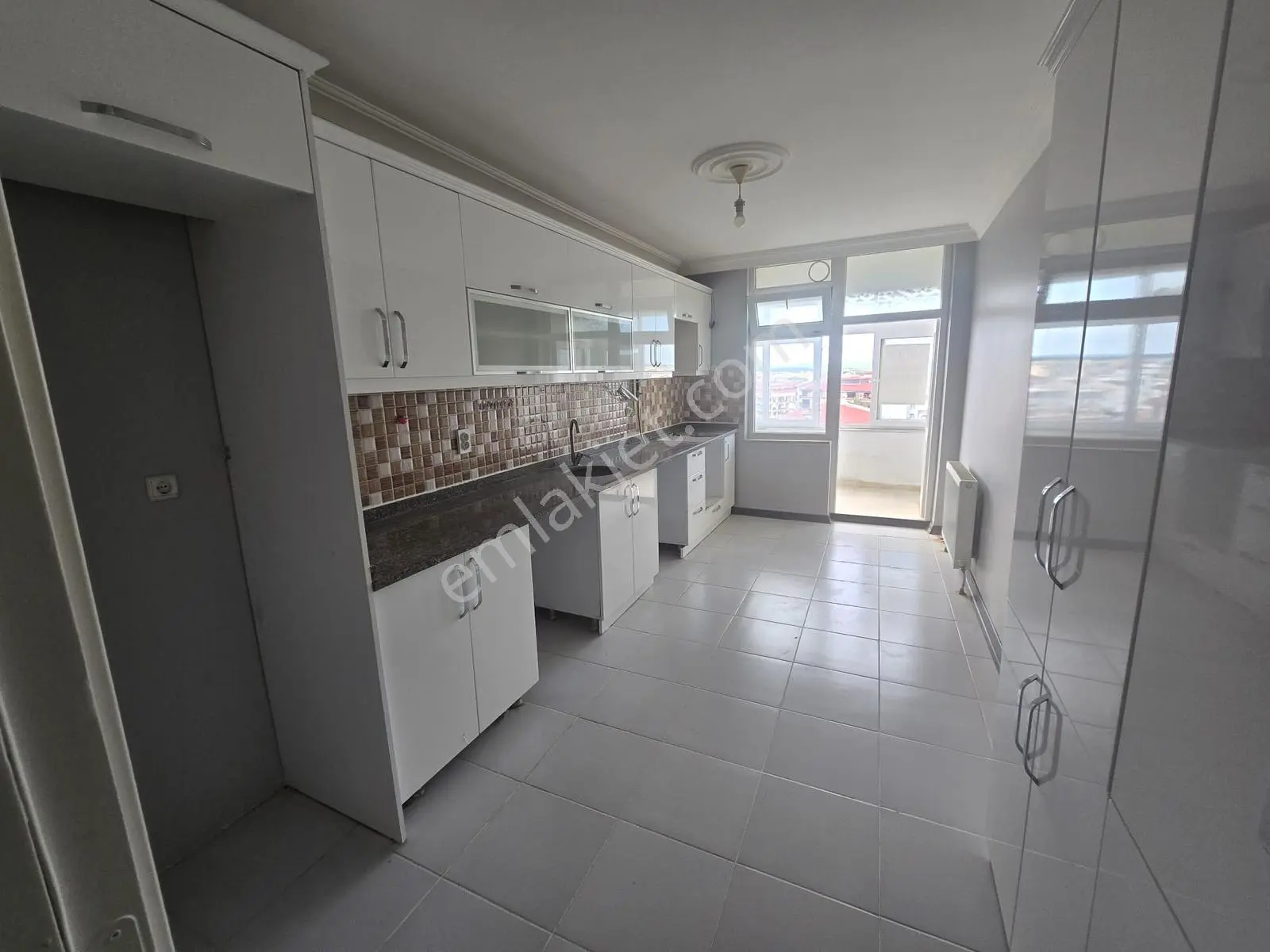 Haftasonuna Özel.! Merkezde,ön Cephe 3+1-150m2 İskanlı Asansörlü - Görsel 5