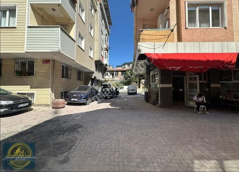 - Seyitnizam G/37 Sokakta Satılık 3 Katlı İşyeri -