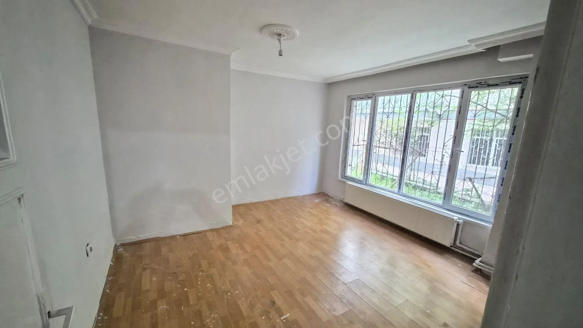 Abidin Paşada Kot-2 De 2+1 Satılık Bahçe Katı Daire - Görsel 3