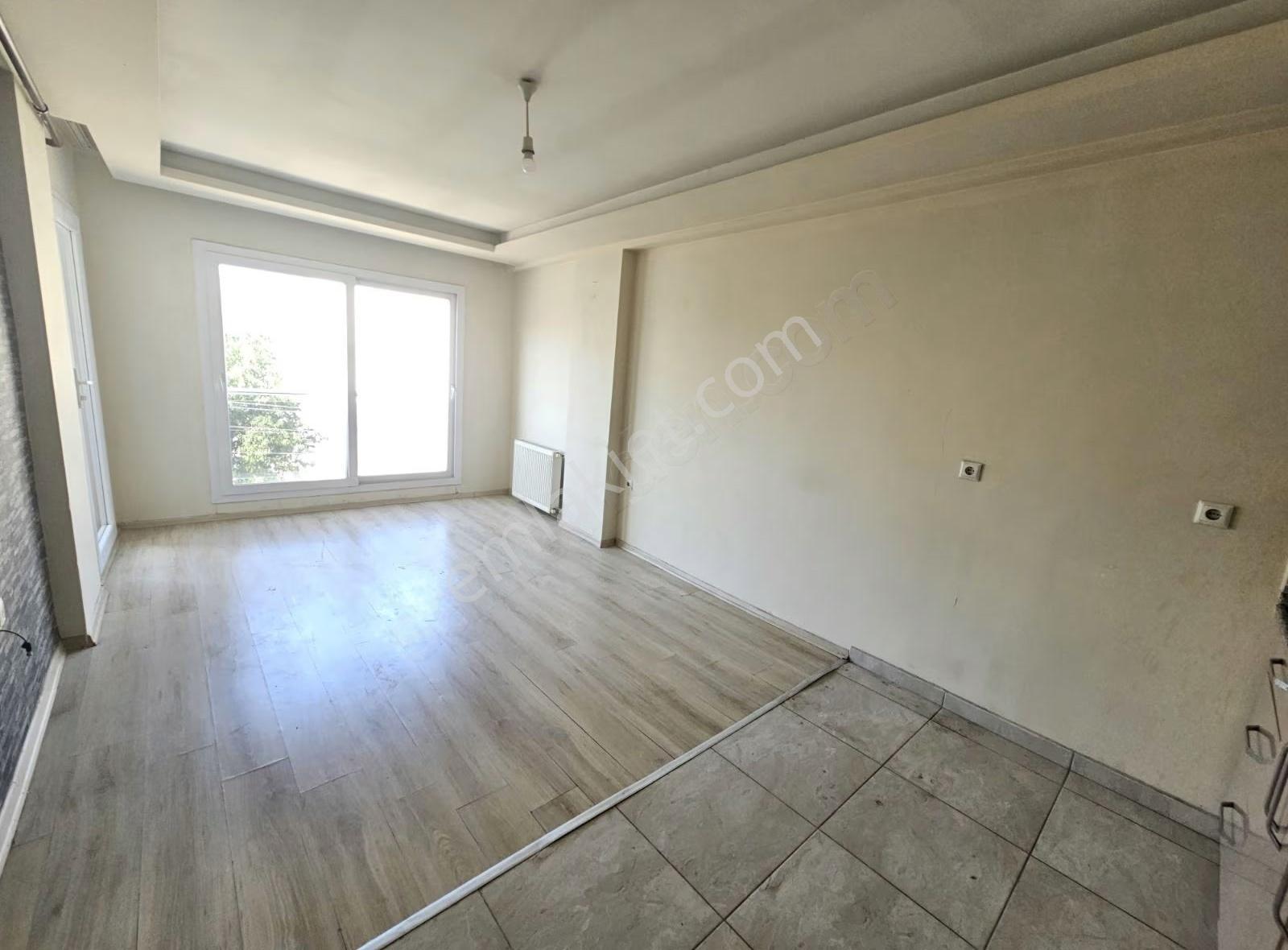 Genç Emlak'tan Sağlık Mah Kiralık 2+1 Doğalgazlı Daire - Görsel 3