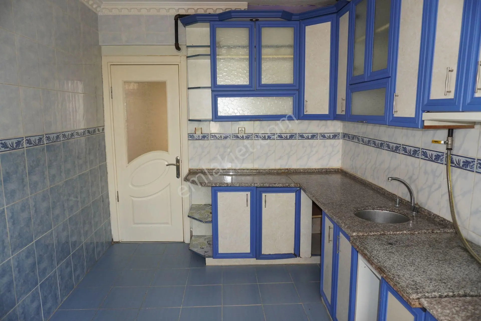 Menemen Asarlıkta Kiralık Dogalgazlı Daire 3+1 Çiğli Serkan Dan