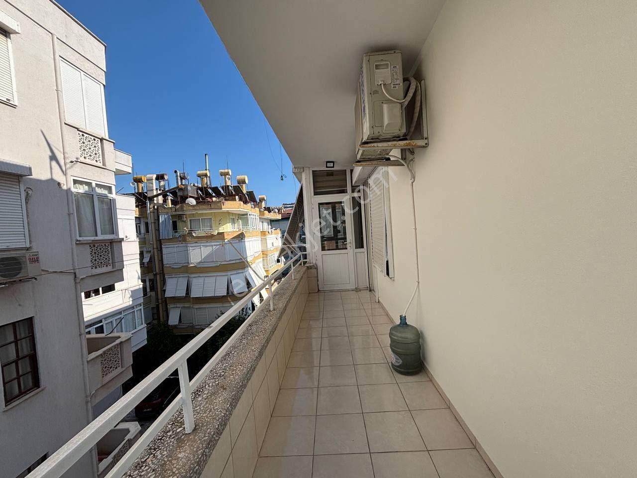 Alanya Merkez'de Denize Çok Yakın 2+1 Full Eşyalı Kiralık Daire - Görsel 16
