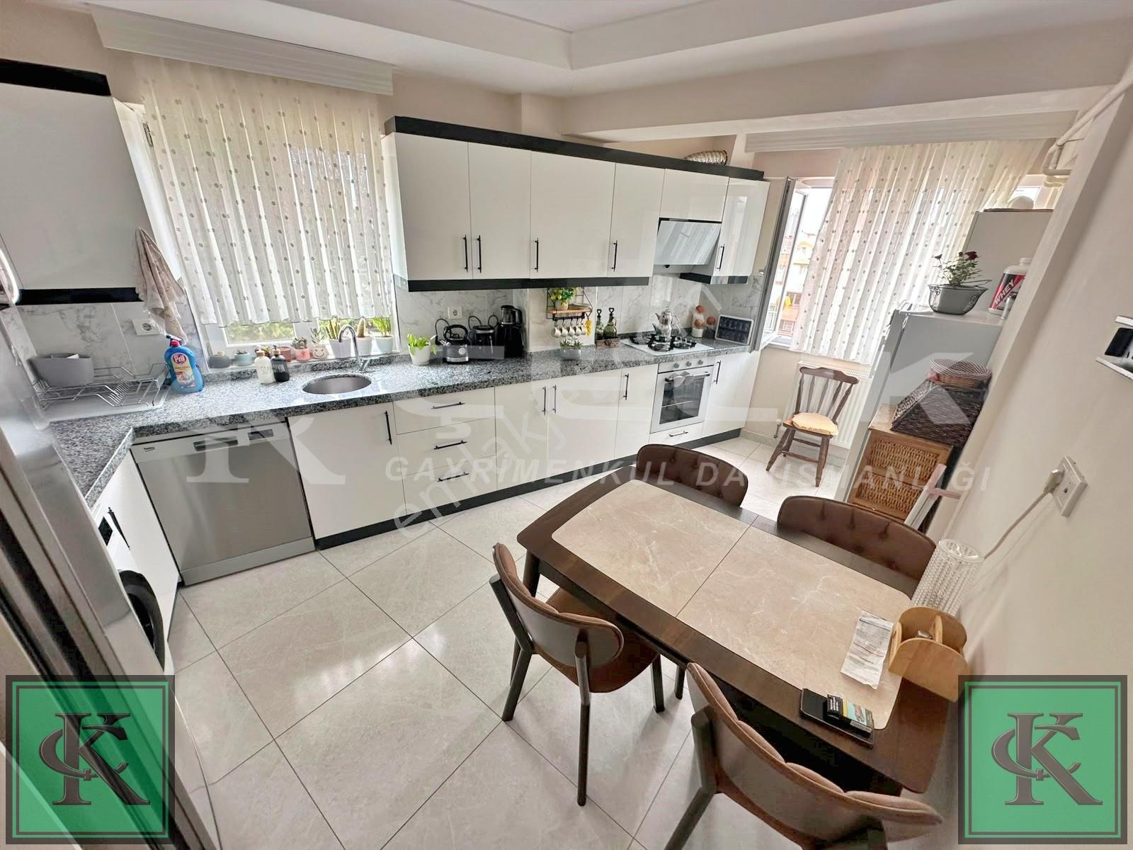 Çelik'ten 17 Eylül Mah Özel Yapım 3+1 Lüx 150m2 Daire - Görsel 6