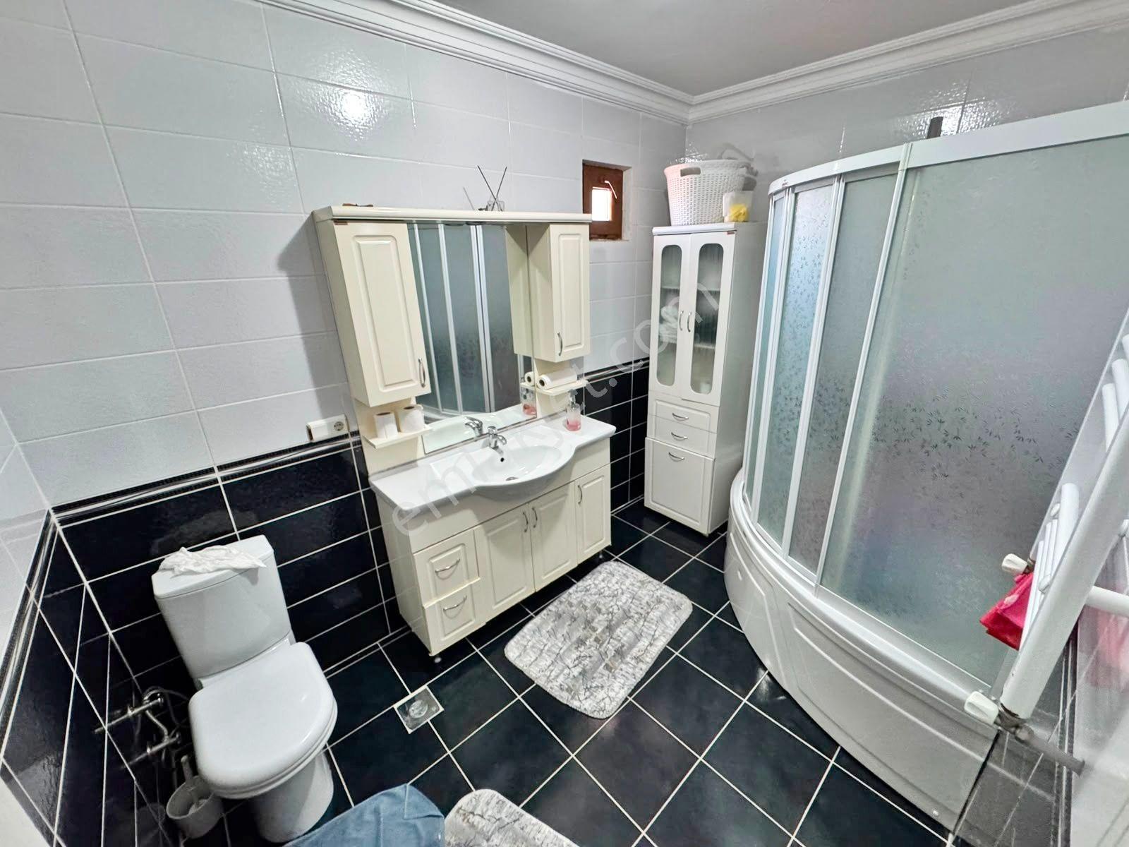 Geniş Ailelere Özel Asansörlü 7+1 Çift Giriş 280m² Teras+k.garaj - Görsel 24