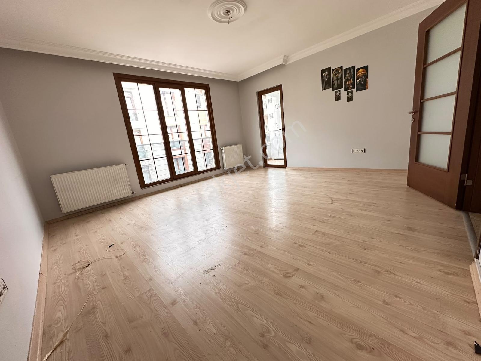 Çekmeköy Metro Durağına 3 Dk Yürüme Kiralık 2+1 Ara Kat