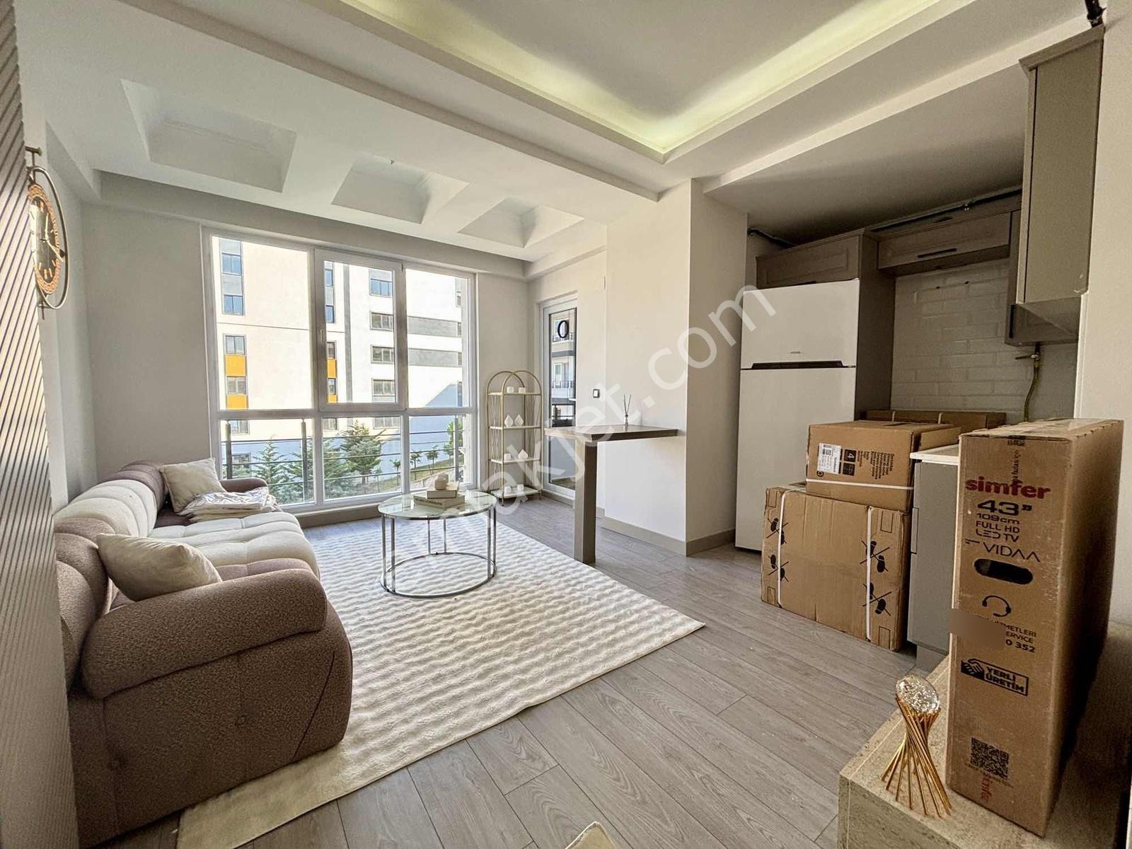 Fmc'den Tramvaya 2.bina | Full Eşyalı | Cambalkon Satılık 1+1