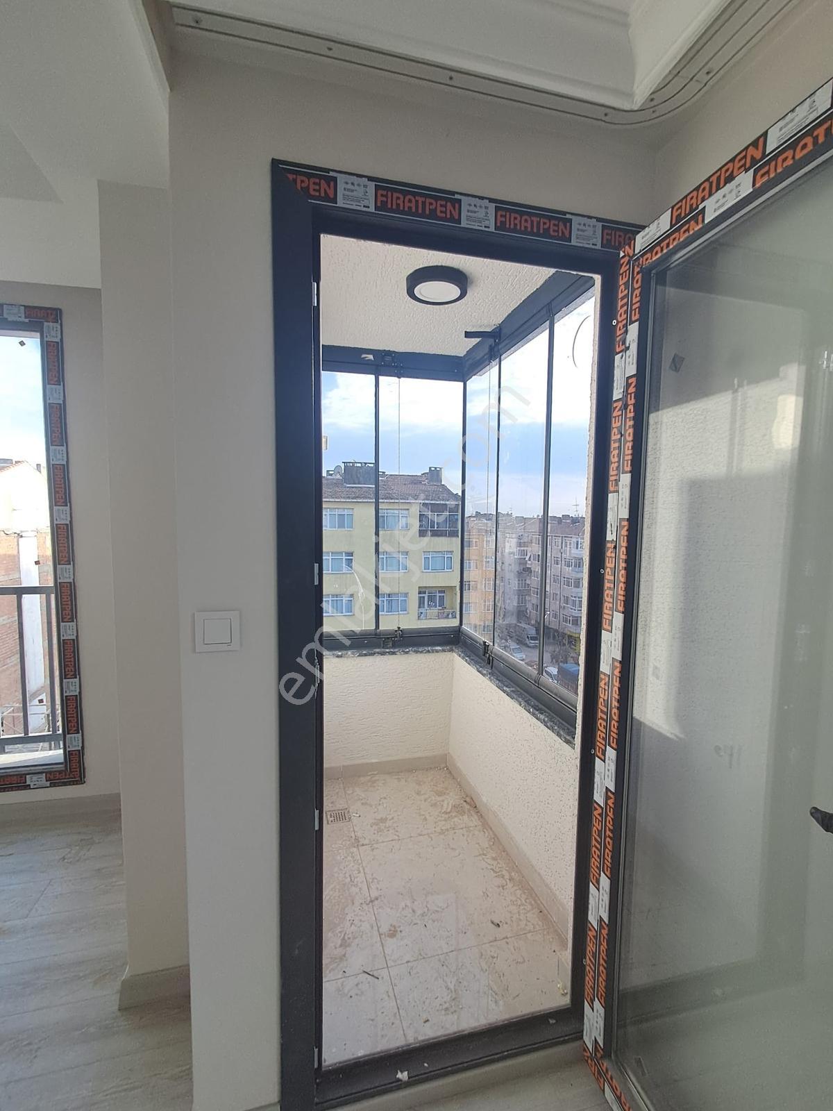 Bahçelievler Yaylada Sıfır 3+1 Ebeveyn Banyolu Ferah Konum - Görsel 2