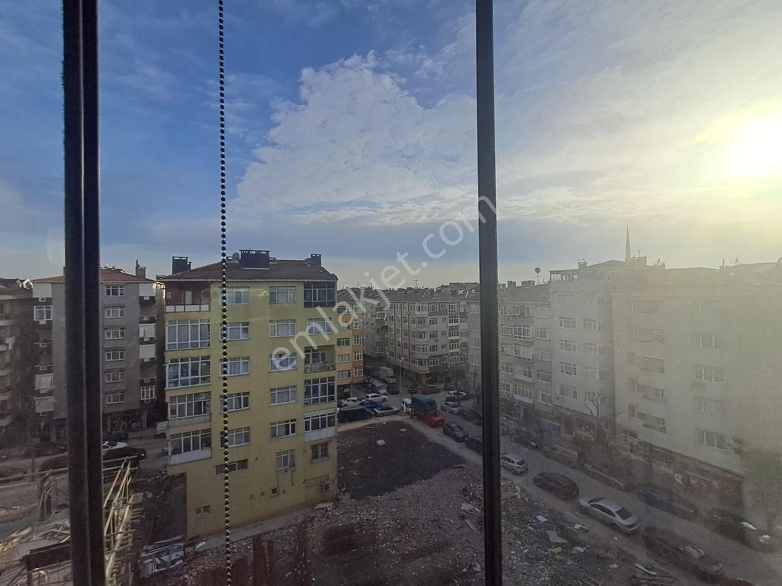 Bahçelievler Yaylada Sıfır 3+1 Ebeveyn Banyolu Ferah Konum - Görsel 14