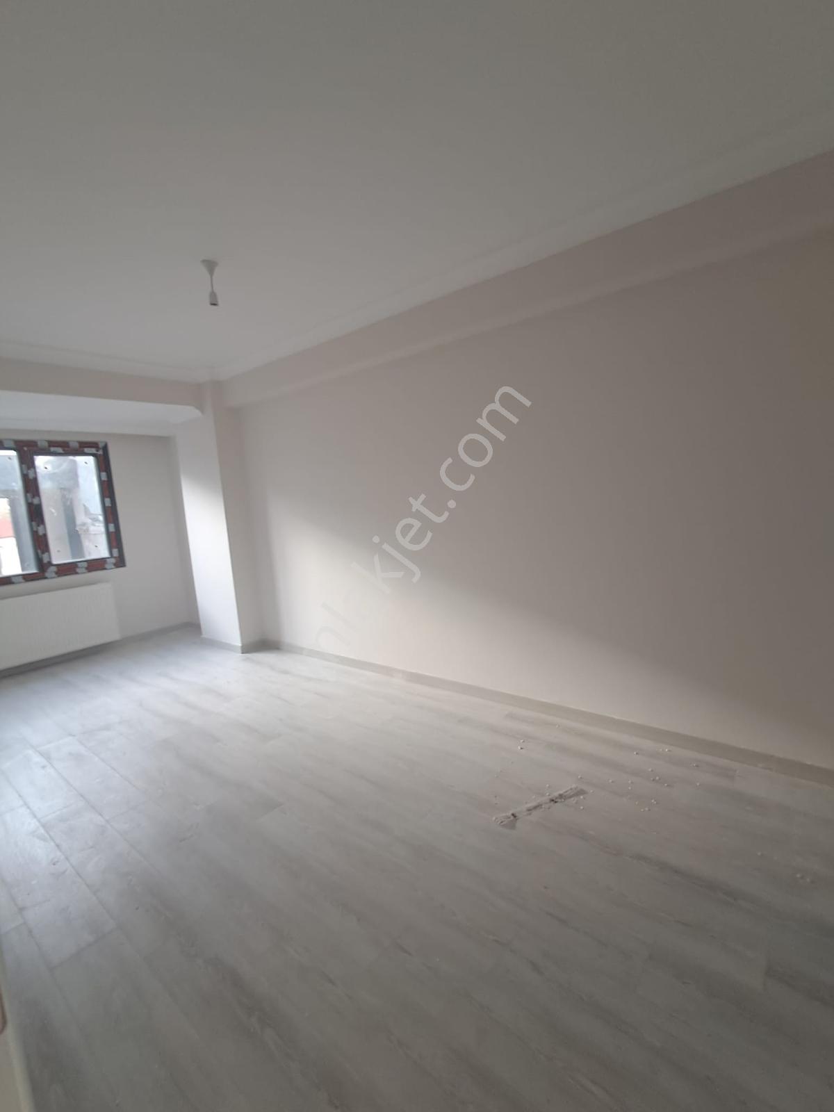 Bahçelievler Yaylada Sıfır 3+1 Ebeveyn Banyolu Ferah Konum - Görsel 6