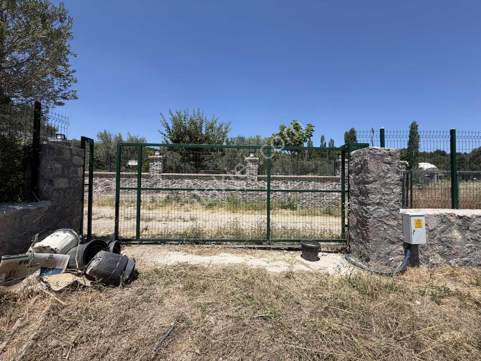 Yakaköy'de Satılık Taş Duvarlı Elektrik Su Villalara Komşu Arsa - Görsel 11
