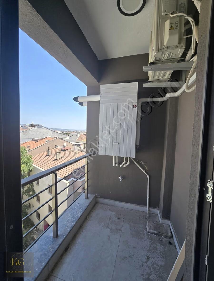Kıran Gayrimenkul'den Muradiye Merkezde Kiralık 1+1 Daire - Görsel 18