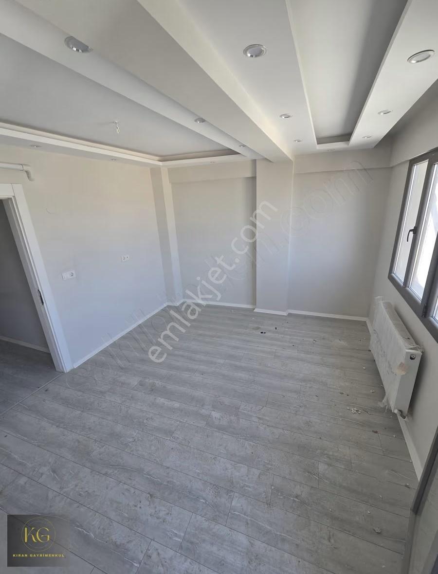 Kıran Gayrimenkul'den Muradiye Merkezde Kiralık 1+1 Daire - Görsel 5