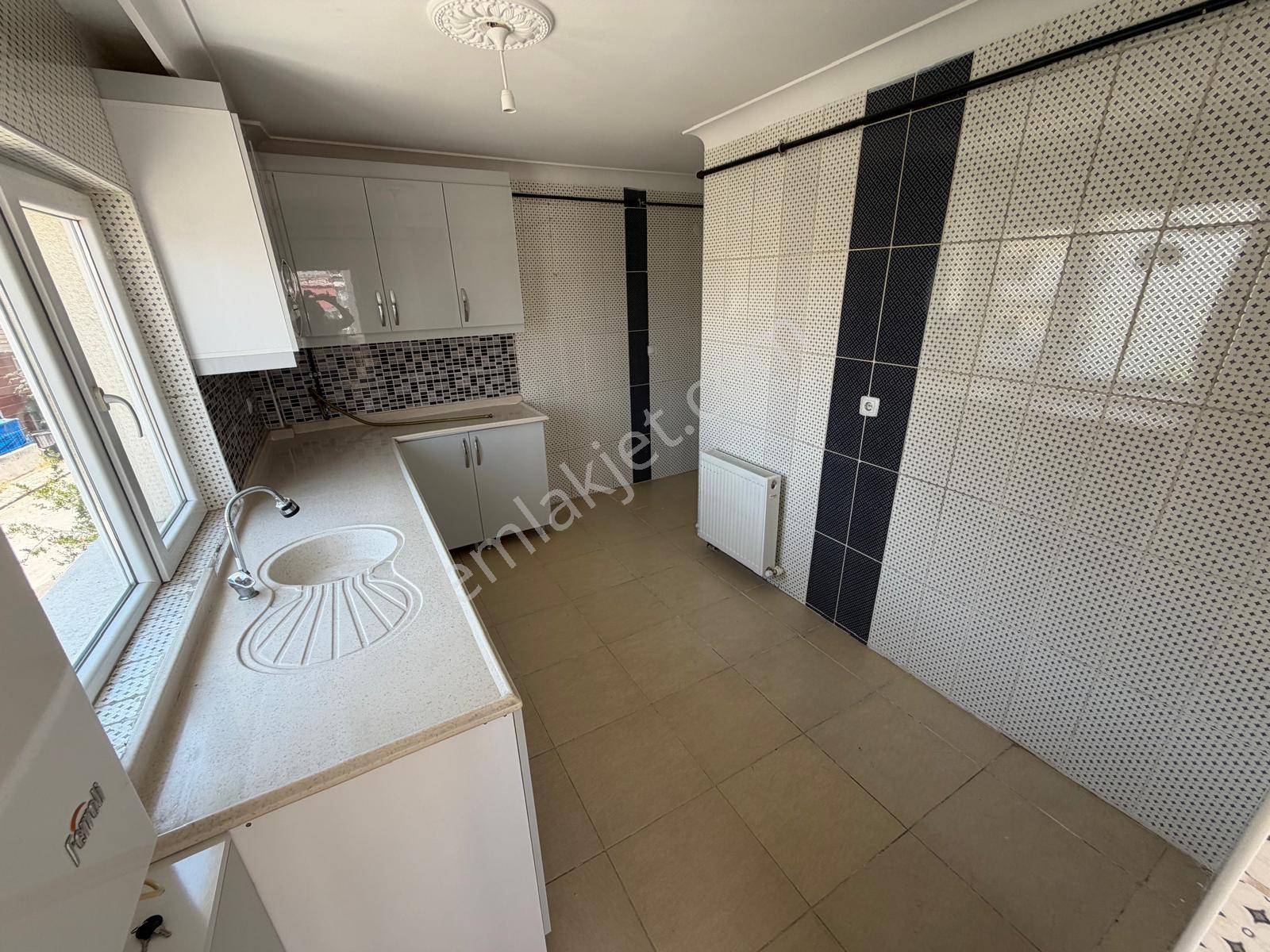Piyade Mh'de 3+1 Ara Katta Ön Cephe Şehir Manzaralı Ev - Görsel 9
