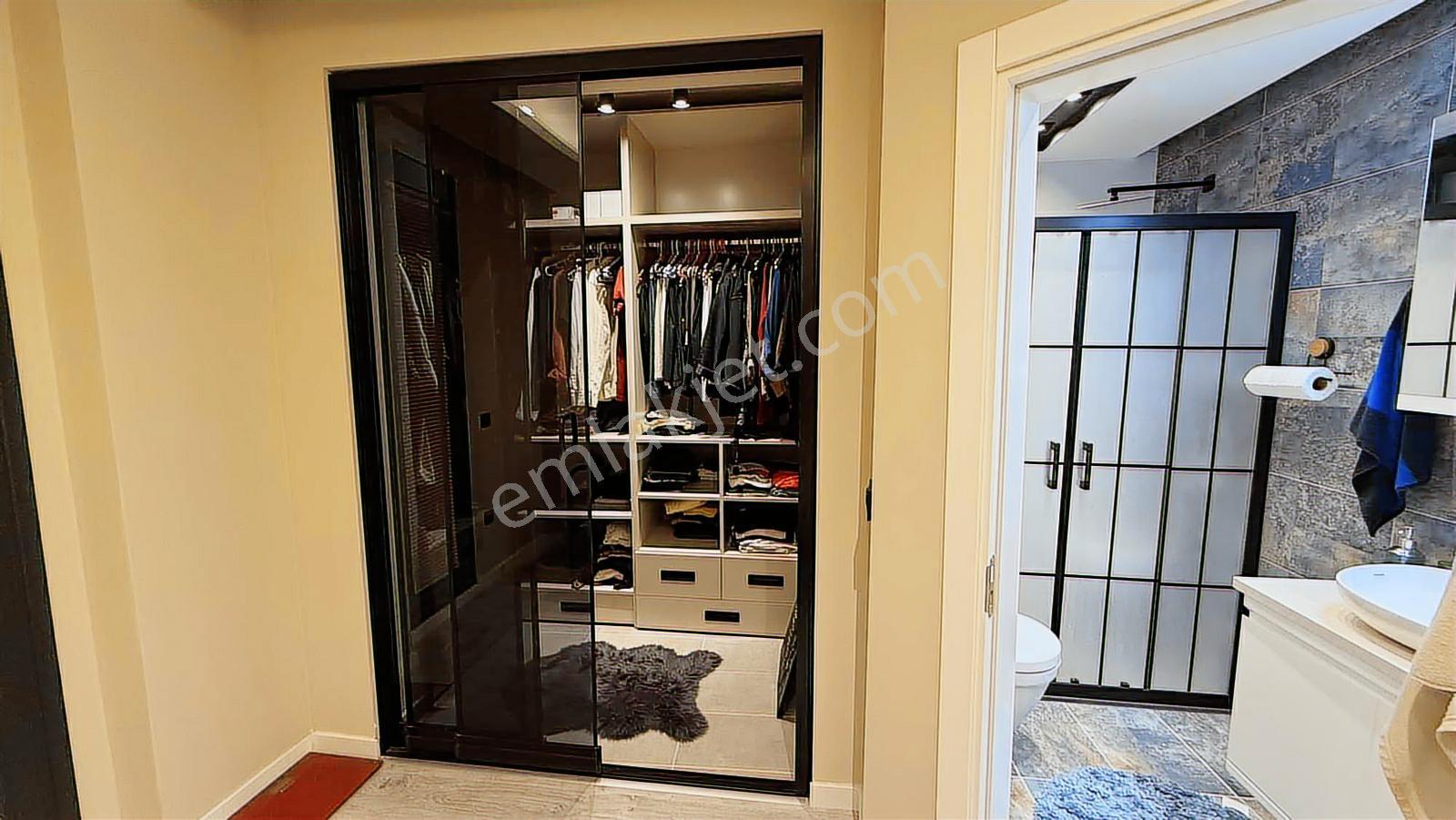 Güzelbahçe Yelki Merkez'de Kiralık 4+1 Tripleks Villa - Görsel 23