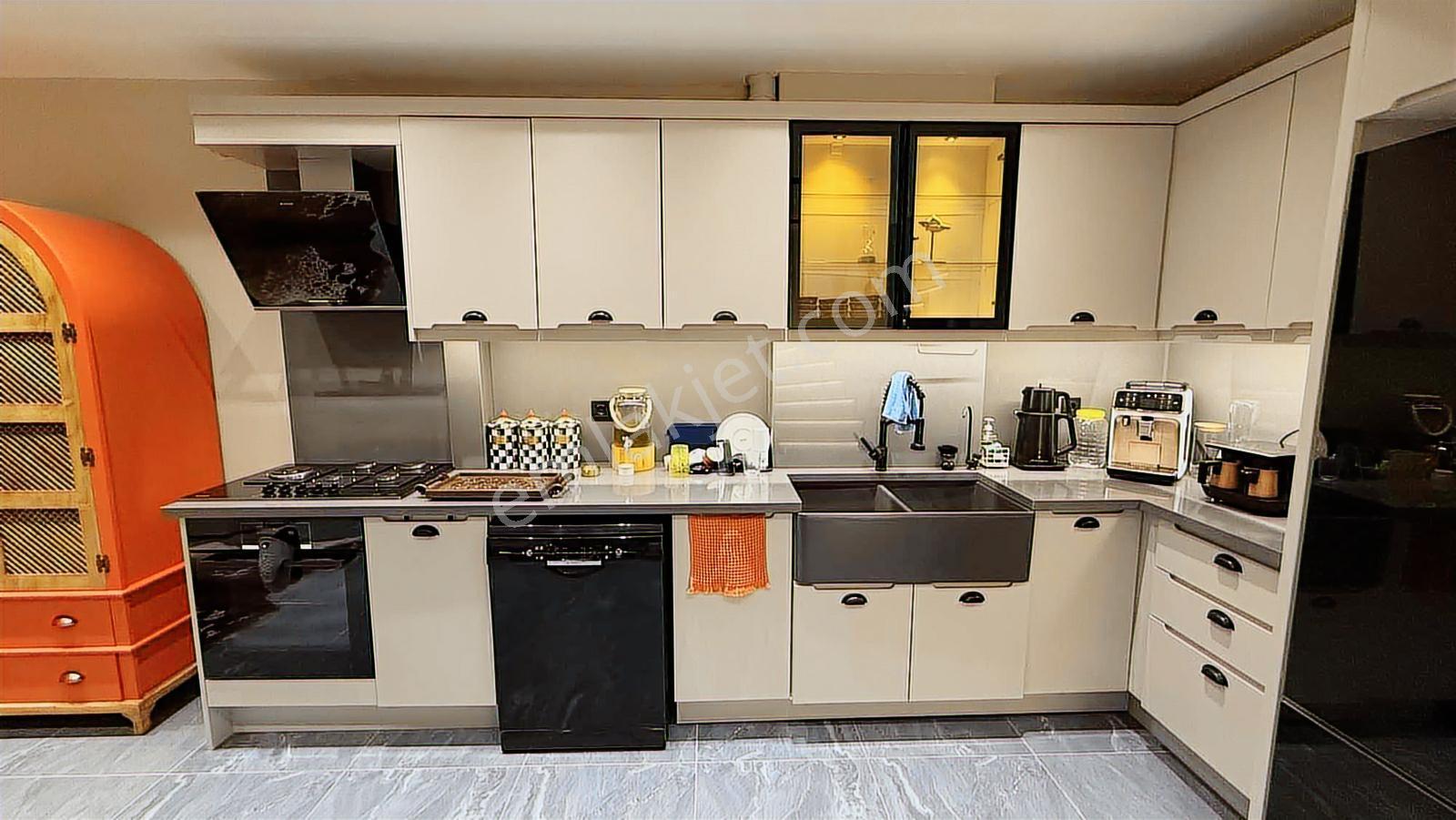 Güzelbahçe Yelki Merkez'de Kiralık 4+1 Tripleks Villa - Görsel 28