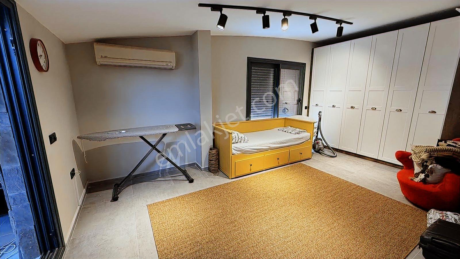 Güzelbahçe Yelki Merkez'de Kiralık 4+1 Tripleks Villa - Görsel 17