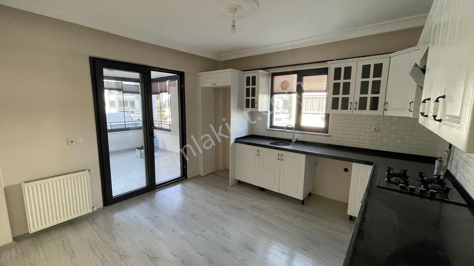 Ulucan'dan Kozluca'da Akpınar Cadesi Kiralık Site İçi 3+1 Daire - Görsel 14