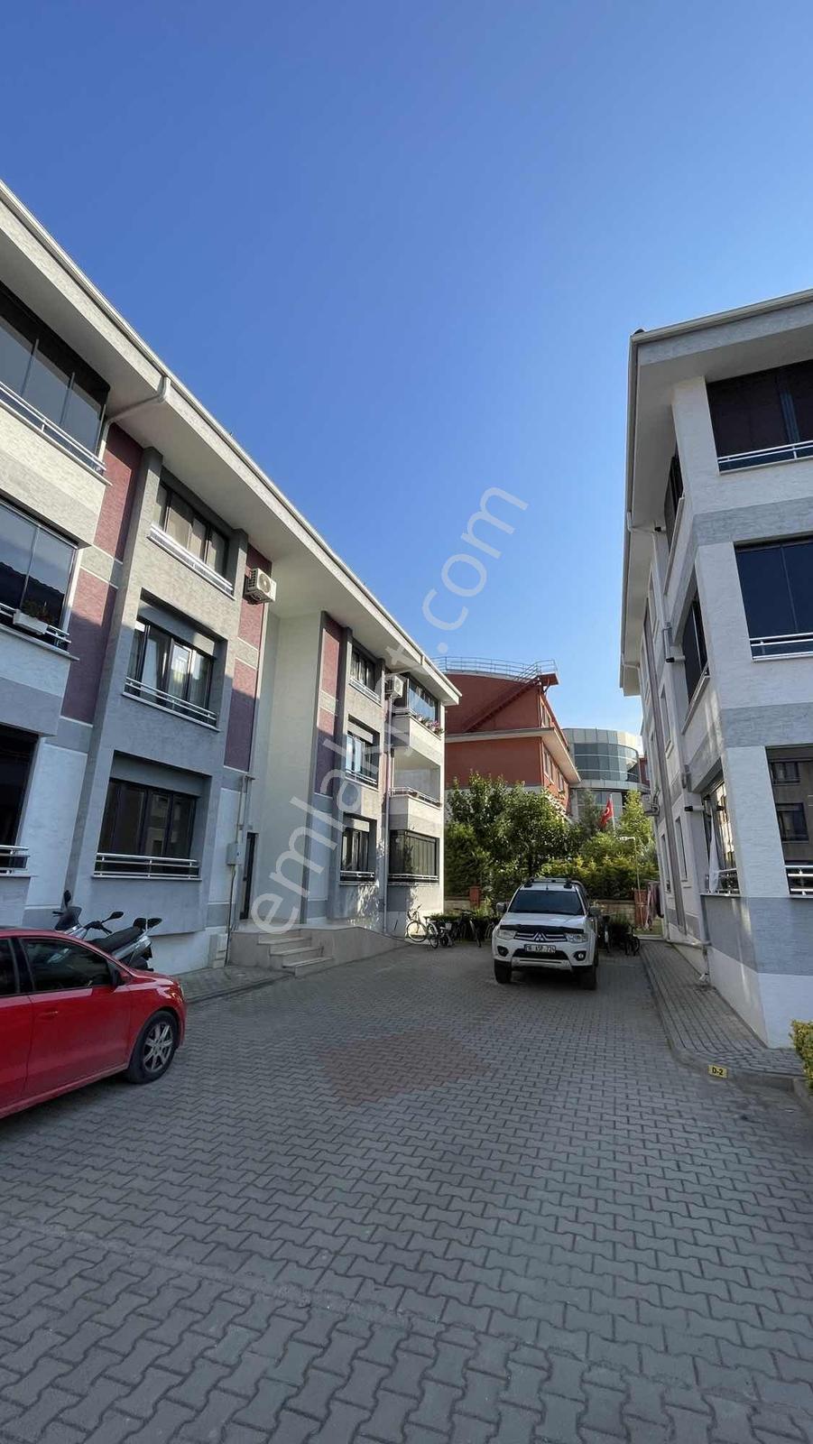 Ulucan'dan Kozluca'da Akpınar Cadesi Kiralık Site İçi 3+1 Daire - Görsel 33