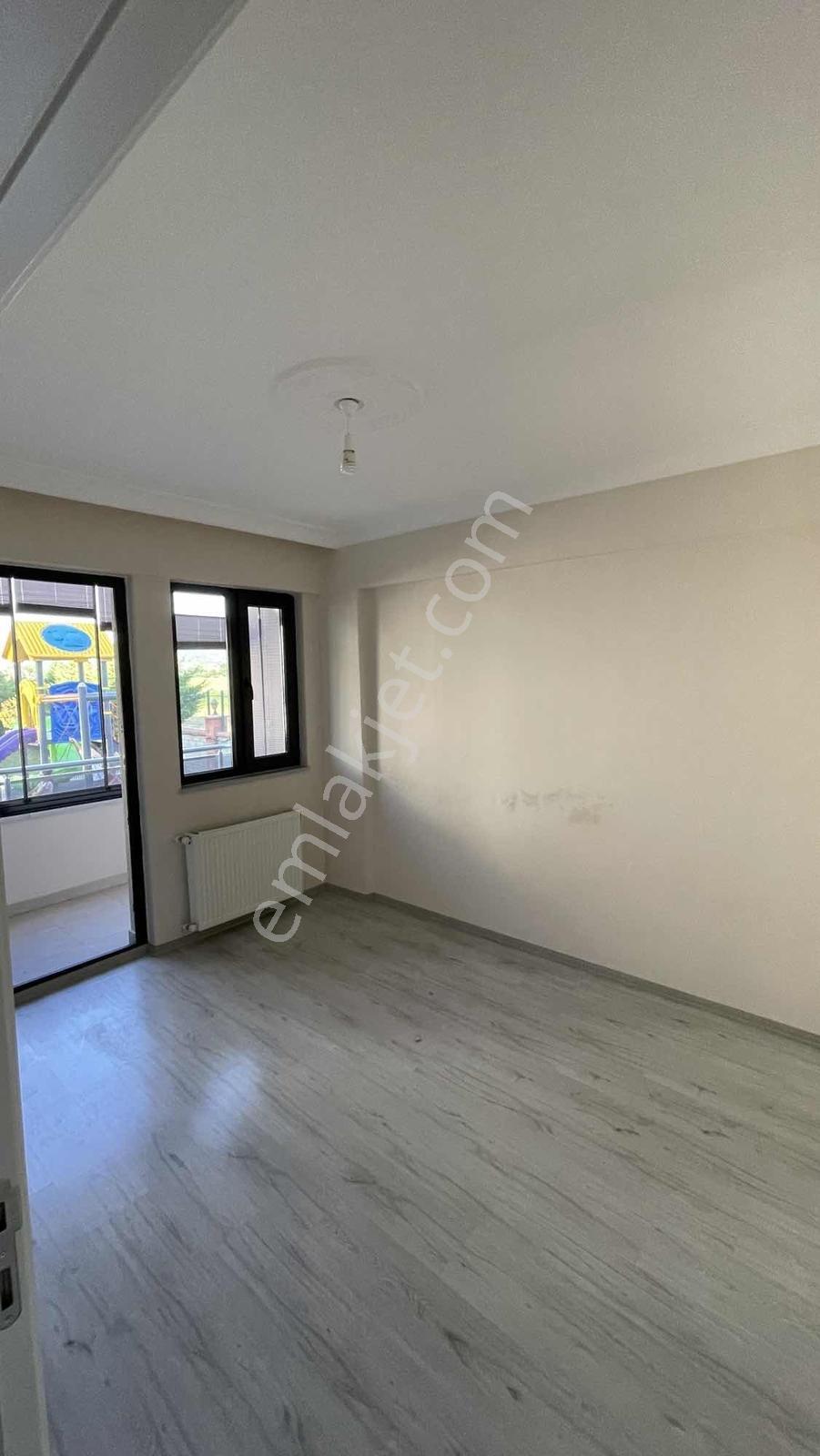 Ulucan'dan Kozluca'da Akpınar Cadesi Kiralık Site İçi 3+1 Daire - Görsel 19