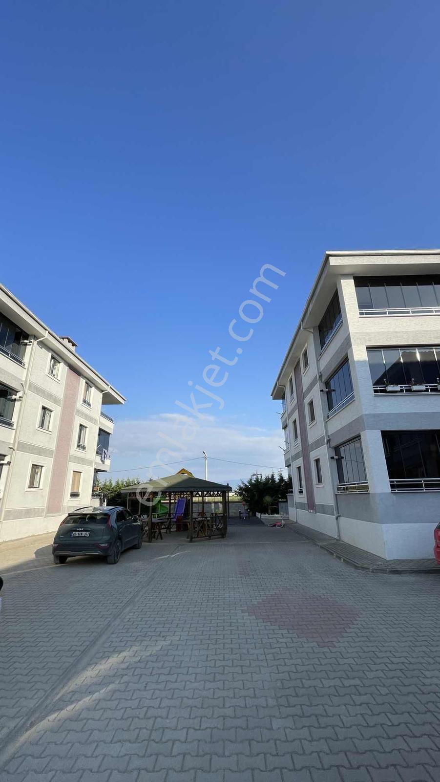 Ulucan'dan Kozluca'da Akpınar Cadesi Kiralık Site İçi 3+1 Daire - Görsel 31