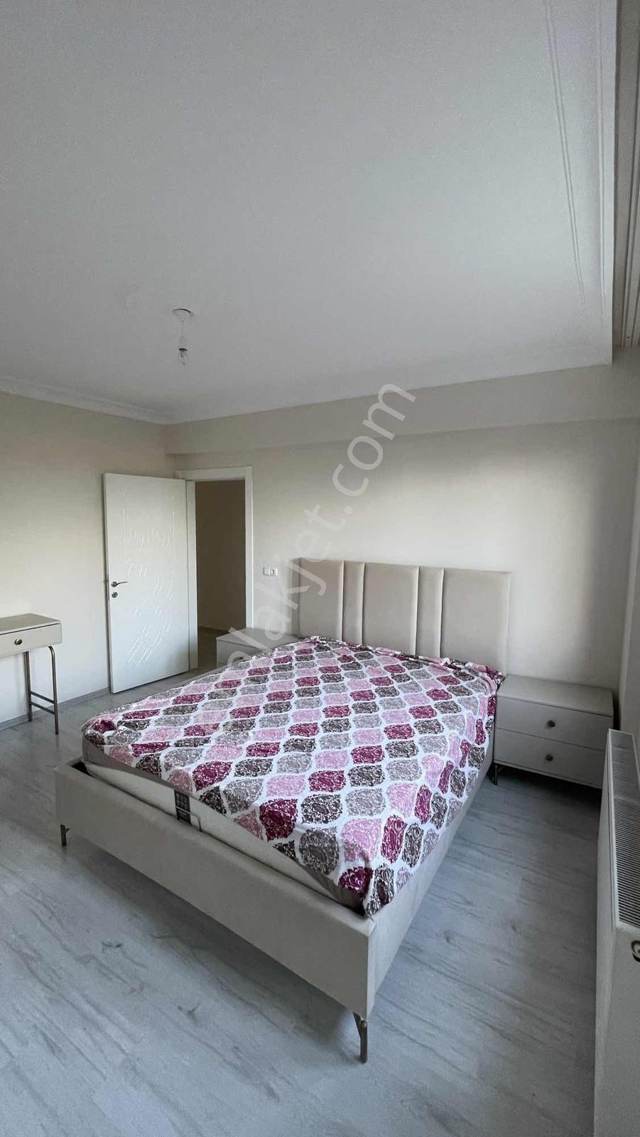 Ulucan'dan Kozluca'da Akpınar Cadesi Kiralık Site İçi 3+1 Daire - Görsel 2