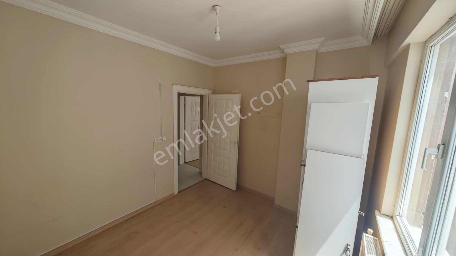 Kapaklı Vatan Caddesinde Ara Kat 2+1-110m2 Geniş Ve Ferah Daire - Görsel 4