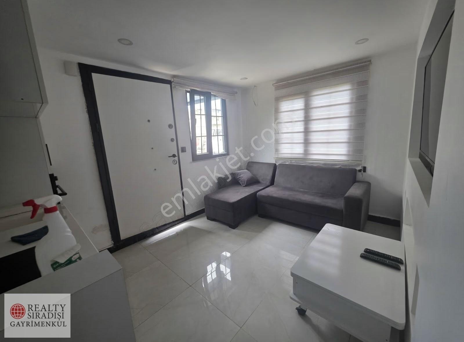 Güzeloba Turizm Yoluna Yakın Eşyalı Kiralık 1+1 Daire