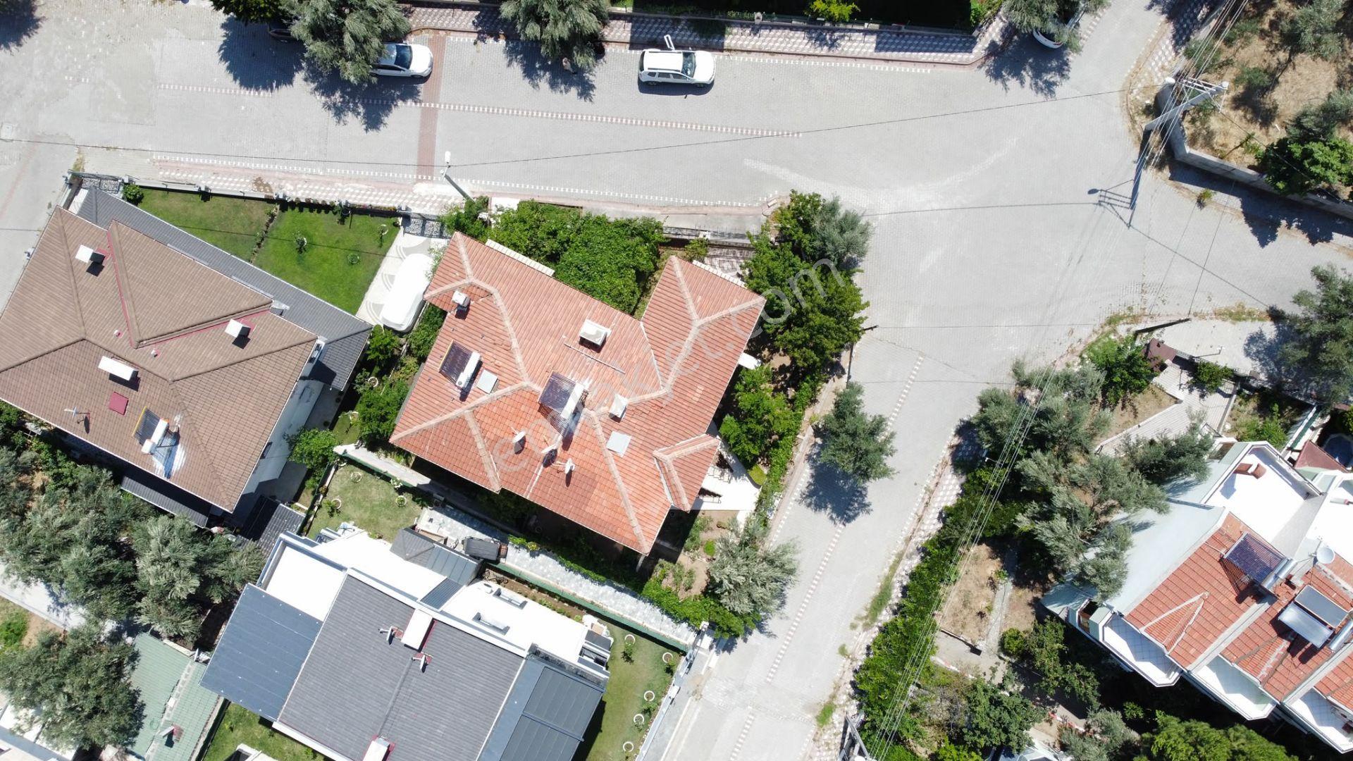 Altınoluk Merkezde Deniz Manzaralı, "1+1 Ek Daireli" Ve Geniş Bahçeli 3+1 Özel Villa - Görsel 24