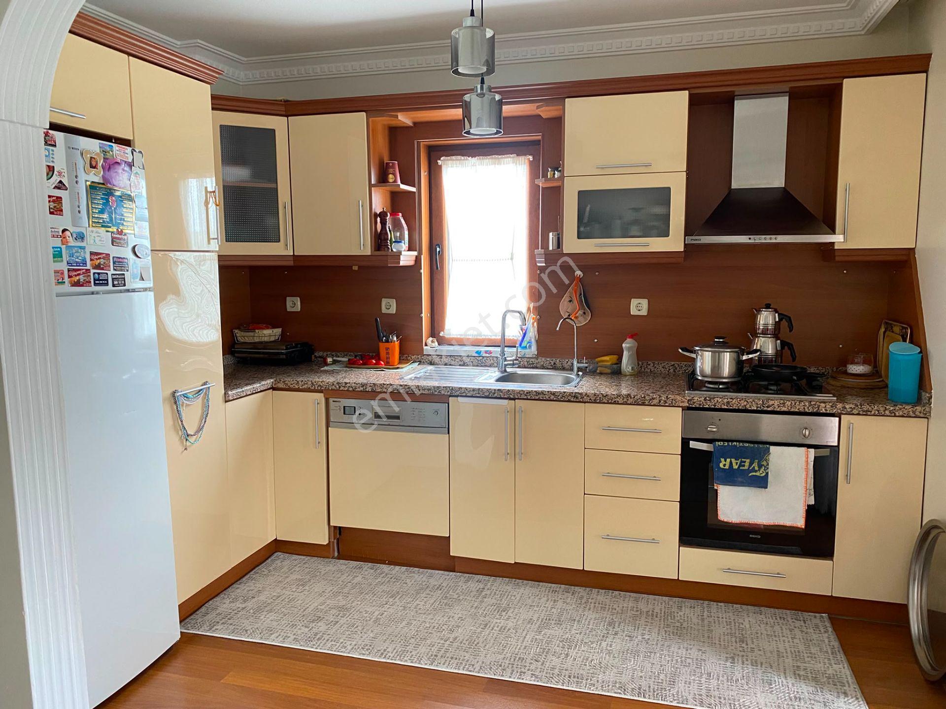Altınoluk Merkezde Deniz Manzaralı, "1+1 Ek Daireli" Ve Geniş Bahçeli 3+1 Özel Villa - Görsel 41